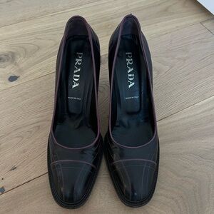 Prada Women's Black and Purple Leather Heels